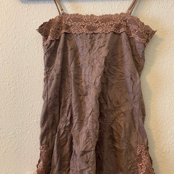 Brown laced tank - Picture 2 of 2